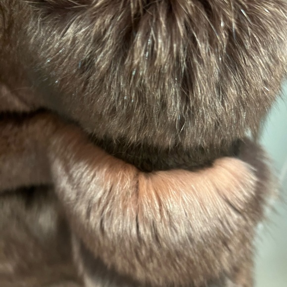 Beautiful “ REAL”brown fox with hood - Picture 4 of 10